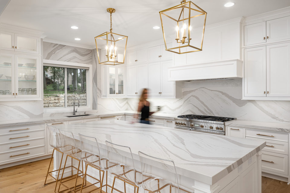 Large island and kitchen surround with quartz countertop