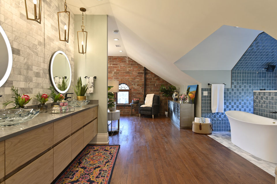 Bargain mansions master bathroom